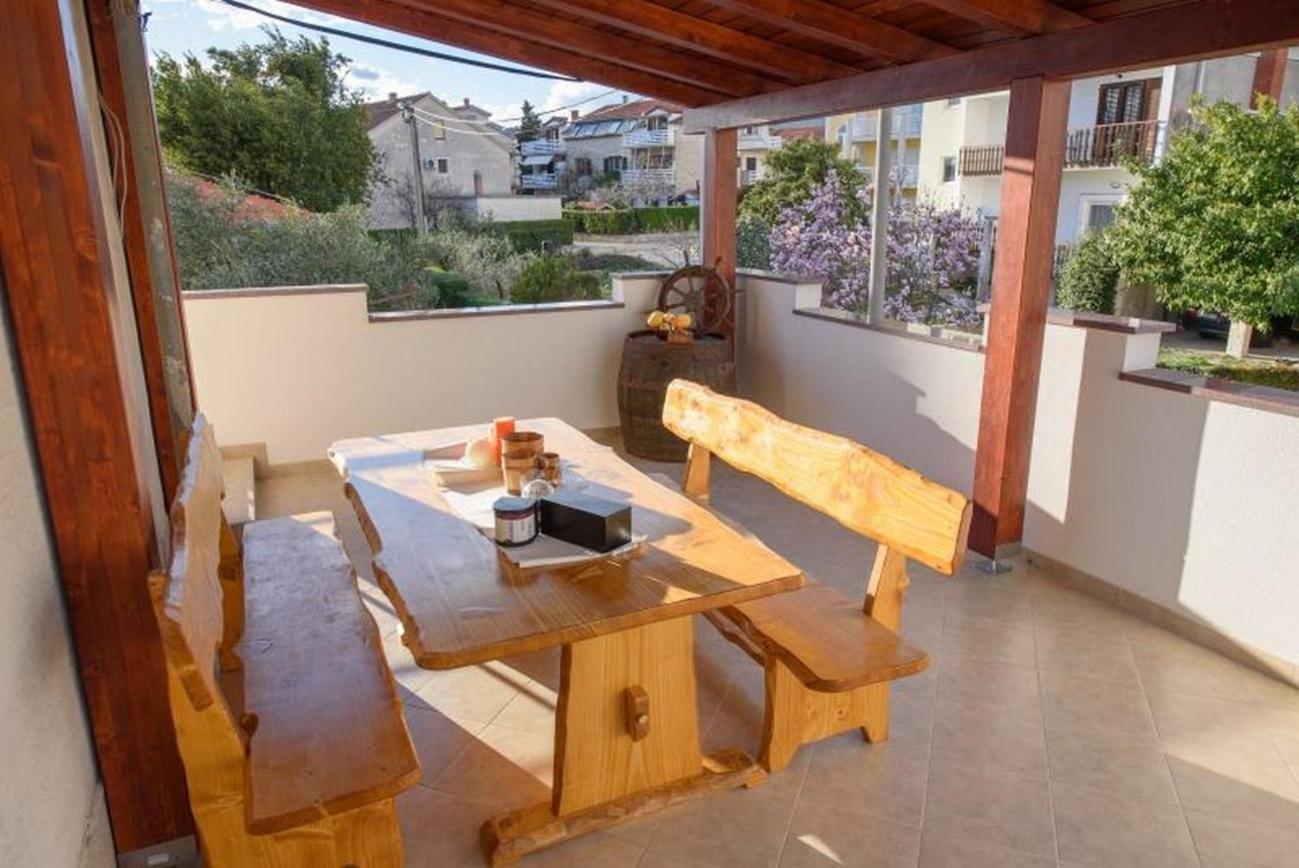 Apartments With A Parking Space Kastel Stafilic, Kastela - 21591 Экстерьер фото